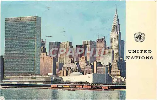 Cartes postales moderne United Nations A View of United Nations Headquars Looking accors East River