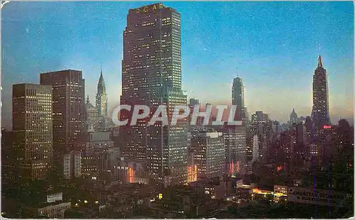 Moderne Karte Night Falls on Midtown Manhattan Showing RCA Building Chrysler Building and Empire State Buildin