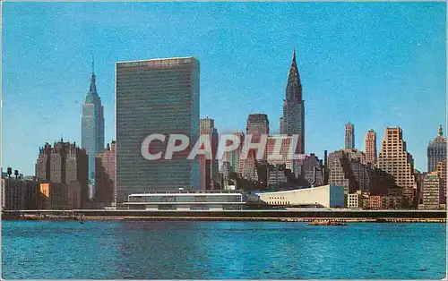 Moderne Karte Mid Manhattan skyline from Across the East River