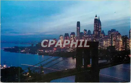 Cartes postales moderne Nightfall in Lower Manhattan with Brooklyn Bridges New York City
