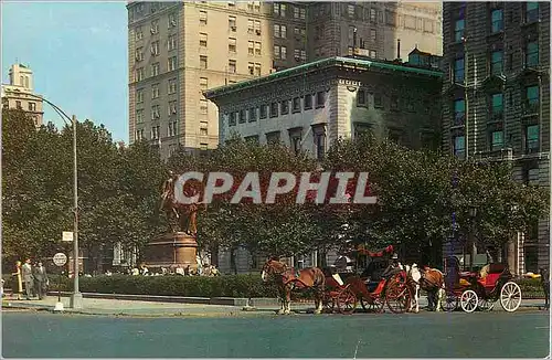 Moderne Karte The Colourful Hansom Cabs in Central Park Plaza