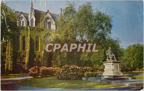 Cartes postales moderne College Hall and Benjamin Franklin Monument University of Pennsylvania Philadelphia pa