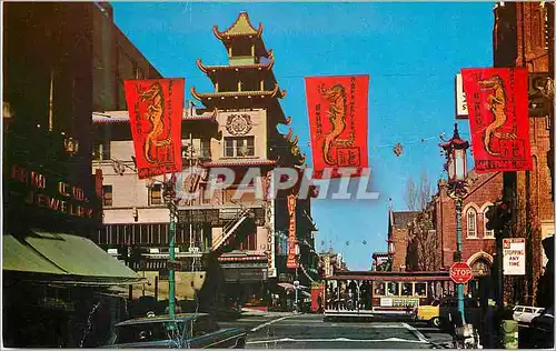 Moderne Karte San Francisco Chinatown Showing California Street Cable Car as it crosses Grant Avenue