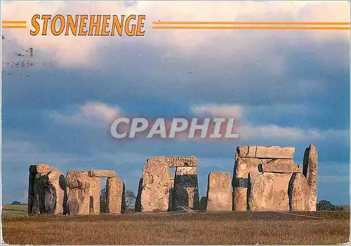 Cartes postales moderne Stonehence Wiltshire on Salisbury Pain is The Largest Pre Historic Monument in all of Europe