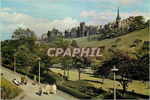 Moderne Karte Princes Street Gardens and the Old Town Skyline Edinburgh