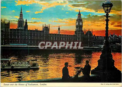 Cartes postales moderne Sunset Over the Houses of Parliament London