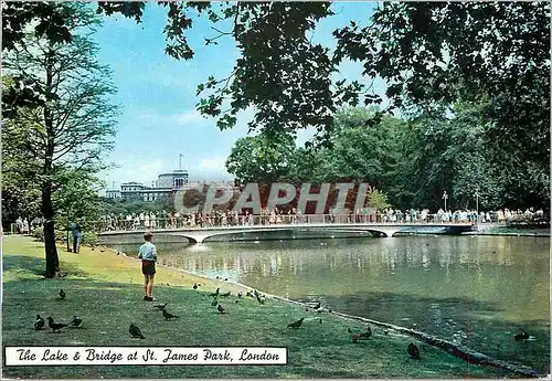 Cartes postales moderne The Lake Bridge at St James Park London