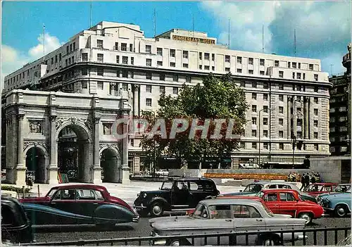 Cartes postales moderne Hurdle Arch and the Cumstarland Hotel