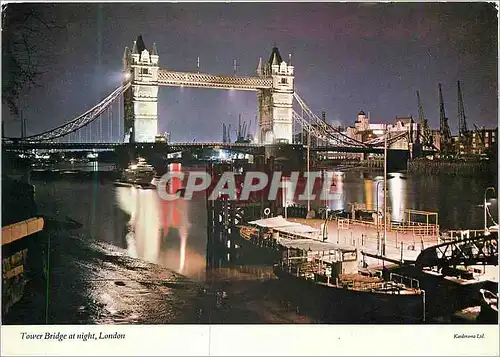 Cartes postales moderne Tower Bridge at Night London Bateaux