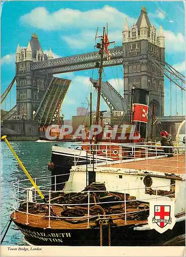 Cartes postales moderne Tower Bridge London Bateau