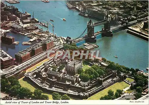 Cartes postales moderne Aerial View of Tower of London and Tower Bridge