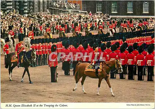 Moderne Karte HM Queen Elizabeth II at the Trooping The Colour Militaria