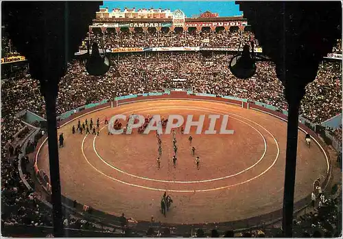 Cartes postales moderne Barcelona Place des Taureaux Monumental Corrida