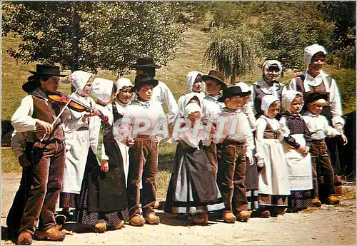 Moderne Karte Les petits buffadours de saint pantaleon de larche ensemble de menetriers