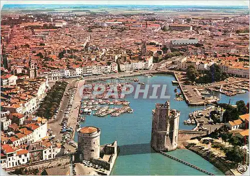Cartes postales moderne La Rochette (Chte Mme) Vue generale du Port et les Tours