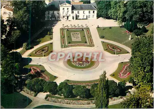 Cartes postales moderne Chelles (S et M) vue aerienne l'hotel de ville et le parc du souvenir