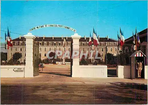 Cartes postales moderne Fontenay le Comte (Vendee) la caserne Militaria)