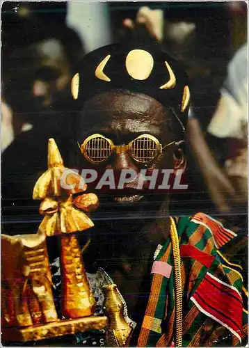 Cartes postales moderne Cote d'Ivoire Chef coutumier pare d'attributs en or