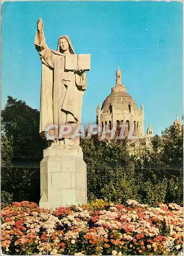 Cartes postales moderne Lisieux (Calvados) La Statue de Sainte Therese et la Basilique