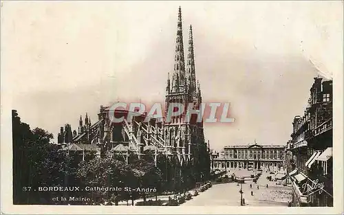 Cartes postales Bordeaux Cathedrale St Andre et la Mairie