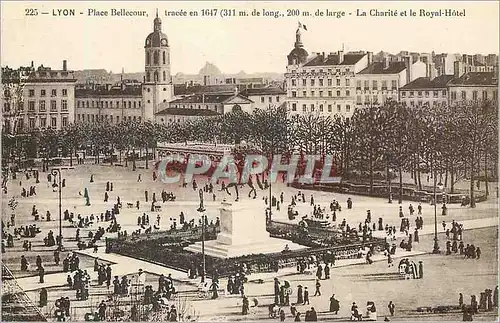 Cartes postales Lyon place bellecour tracee en 1647 la charite et le royal hotel