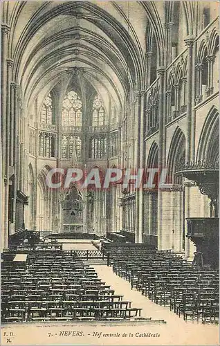 Cartes postales Nevers nef centrale de la cathedrale