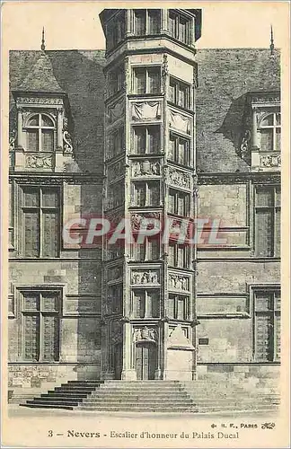 Cartes postales Nevers escalier d'honneur du palais ducal