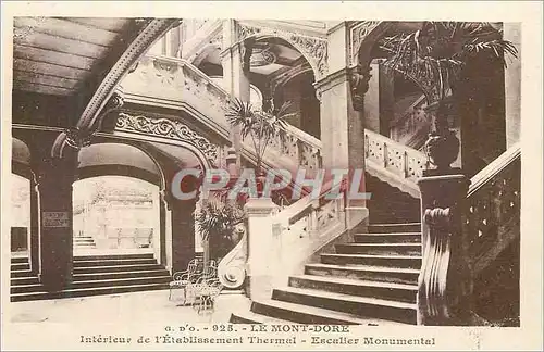 Cartes postales Le Mont Dore interieur de l'etablissement thermal escalier monumental