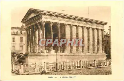 Cartes postales Nimes La Maison Carree