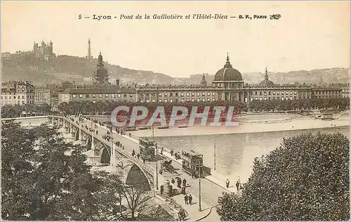 Cartes postales Lyon Pont de la Guillotiere et l'Hotel-Dieu Tramway