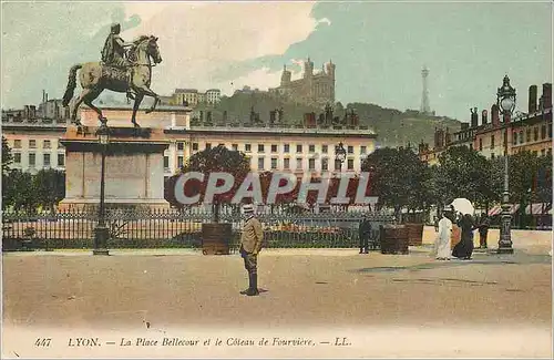 Ansichtskarte AK Lyon La Place Bellecour et le Coteau de Fourviere