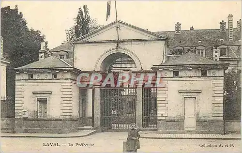 Cartes postales Laval La Prefecture