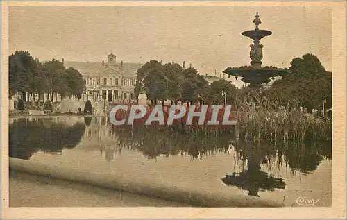 Ansichtskarte AK Angers (M et L) L'Hotel de Ville pris des Jardins