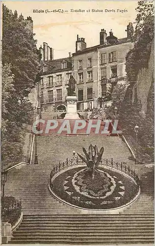 Cartes postales Blois L et C Escalier et Statue deris Papin