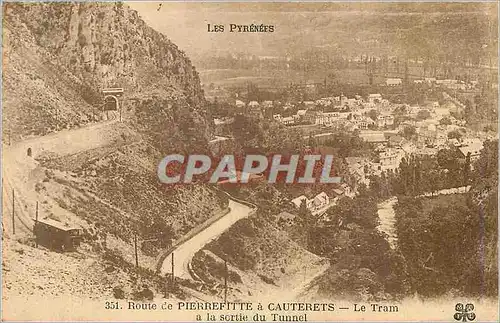 Cartes postales Route de Pierrefitte a Cauterets Le Tram a la sortie du Tunnel