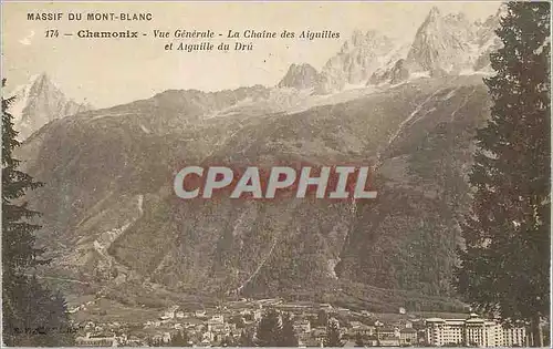 Ansichtskarte AK Chamonix Vue generale La Chaine des Aiguilles et Aiguille du Dru
