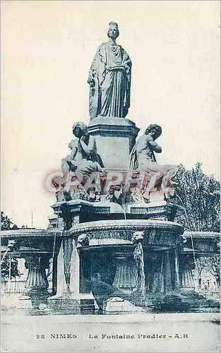 Cartes postales Nimes La Fontaine Pradier