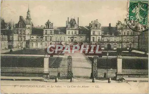 Cartes postales Fontainebleau Le Palais La Cour des Adjeux