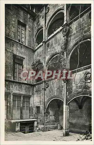 Cartes postales moderne Beaune C d Or Place Monge Une vieille maison historique
