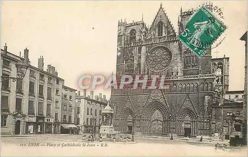 Cartes postales Lyon Place et Cathedrale St Jean