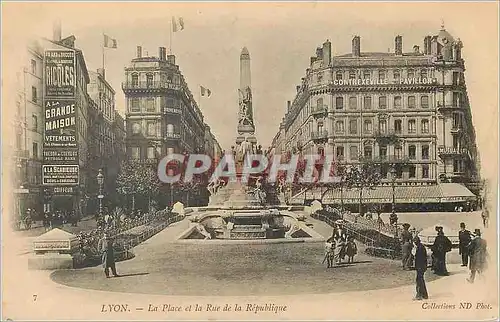 Cartes postales Lyon La place et la Rue de la Republique Ricqles A la grande maison Contrexeville