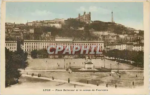 Ansichtskarte AK Lyon Place Bellecour et le Coteau de Fourviere