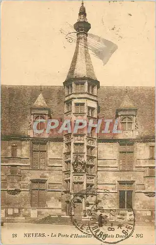 Cartes postales Nevers La Porte d'Honneur du Palais Ducal