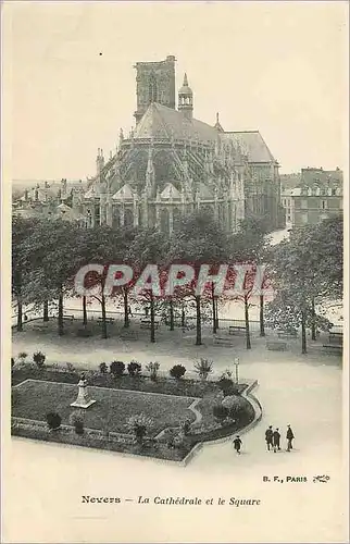 Cartes postales Nevers La Cathedrale et le Square