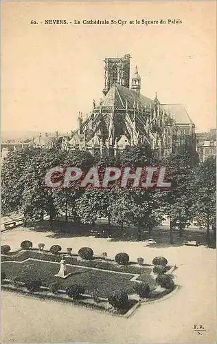 Cartes postales Nevers La Cathedrale et le Square du Palais