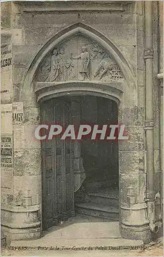 Cartes postales Nevers Porte de la Tour Gauche du Palais Ducal