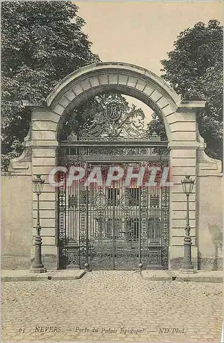 Cartes postales Nevers Porte du Palais Episcopal