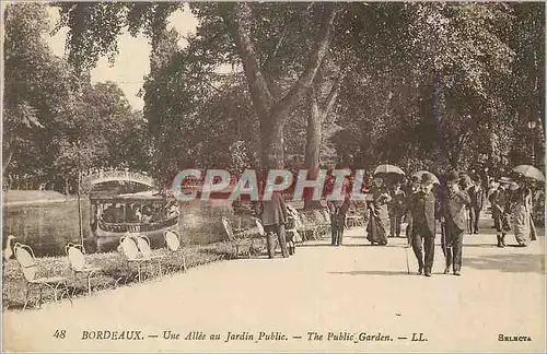 Cartes postales Bordeaux Une allee au Jardin Public Bateau