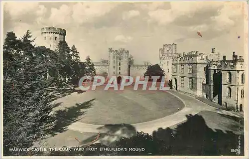Ansichtskarte AK Warwick castle the coutyard from ethelfleda's mound