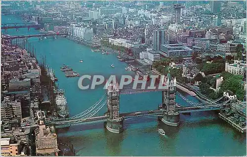 Cartes postales moderne London Aerial View of Tower Bridge and the City of London